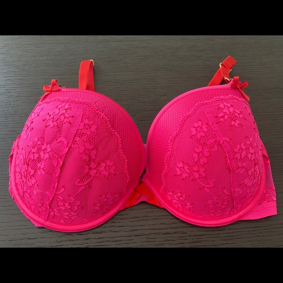 Victoria’s Secret Push-up Bra 34DD (E) - Picture 4 of 7